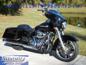 2011 HARLEY STREET GLIDE CLEAN BIKE